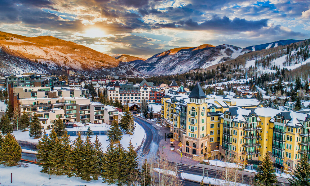 Vail is a beautiful and luxury winter vacation destination in the US. This winter village is truly magical and adorable.