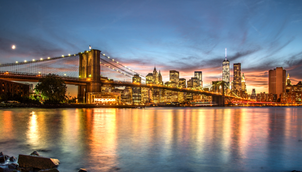 Romantic things to do in NYC. Featured Images, Brooklyn Bridge, Manhattan Skyline