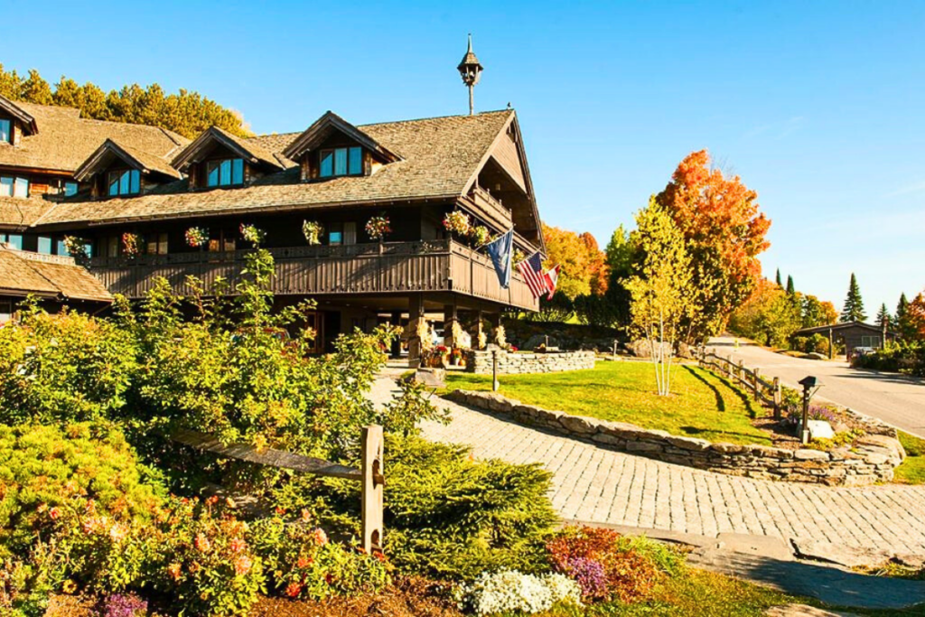 Where to Stay in Stowe Vermont in Fall
