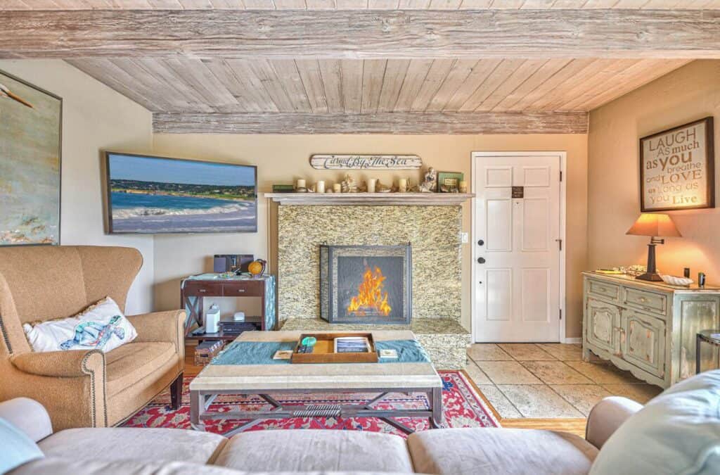 Atherton Cottage with fireplace and comfortable seating